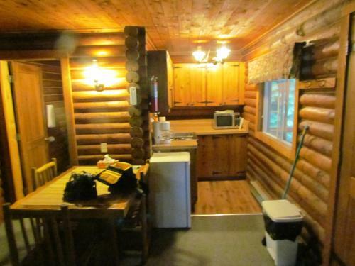 Hotel Bakers Narrows Lodge And Conference Center
