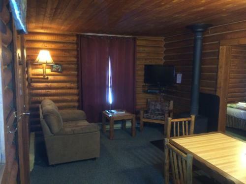Hotel Bakers Narrows Lodge And Conference Center