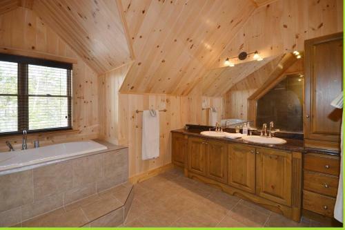 Chalet Four Bears