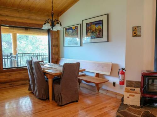 Beautiful Log Chalet Near Fernie, B.c.
