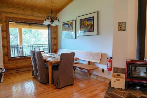 Beautiful Log Chalet Near Fernie, B.c.