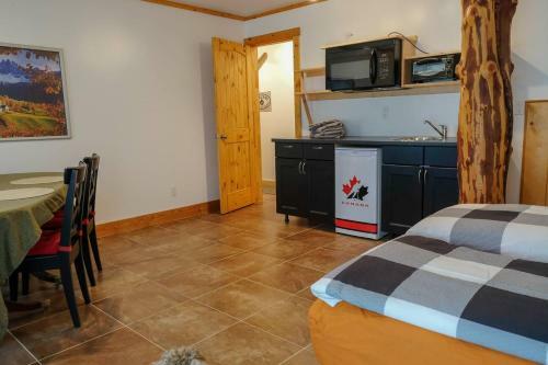 Beautiful Log Chalet Near Fernie, B.c.