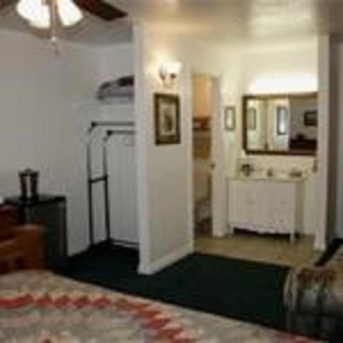 Motel The Snuggle Inn