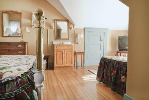 Posada Hartness House