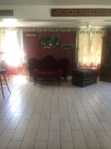 Posada Foster Lake Inn