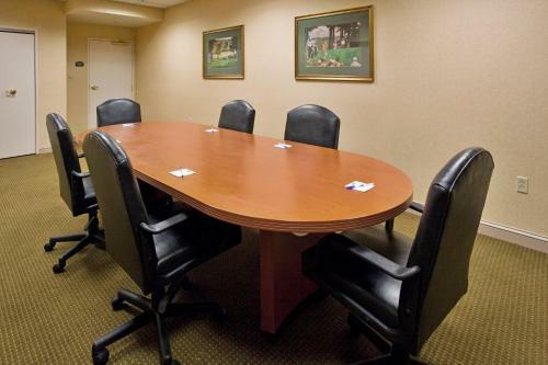 Hotel Holiday Inn Express & Suites Drums-hazleton (I-80)