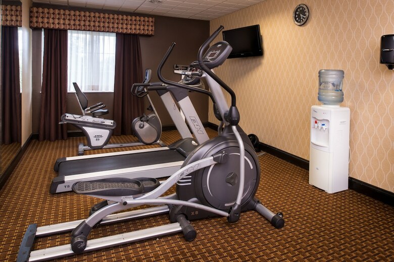 Holiday Inn Express Hotel & Suites Bucyrus