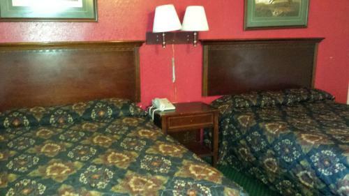 Hallmark Motel