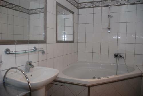 Hostal Penzion Rotunda