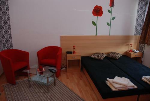 Hostal Penzion Rotunda