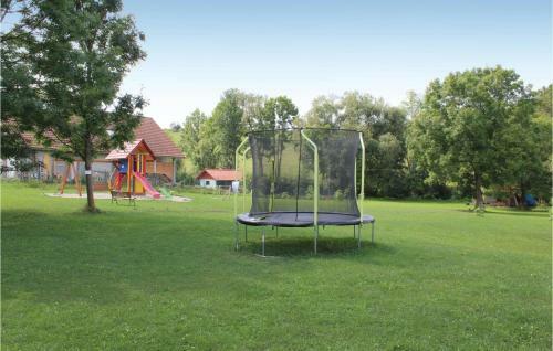 Eight-bedroom Holiday Home In Partizanska Lupca