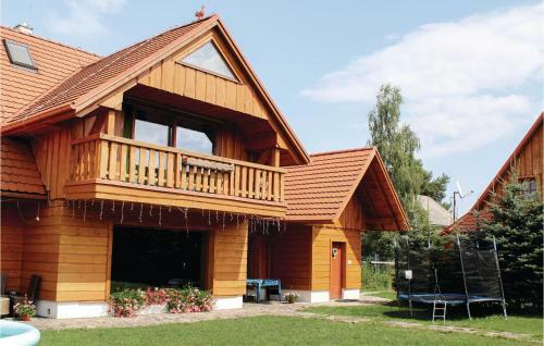 Eight-bedroom Holiday Home In Partizanska Lupca