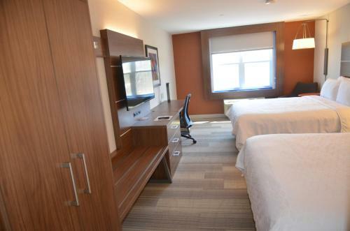 Holiday Inn Express Hotel & Suites Rochester