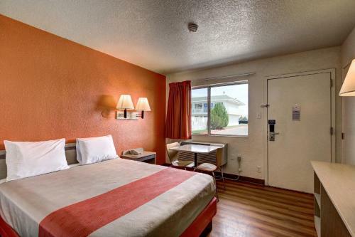 Motel 6 Wells