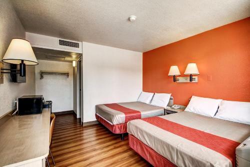 Motel 6 Wells