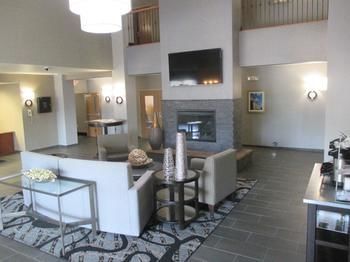 Hotel Centerstone Suites