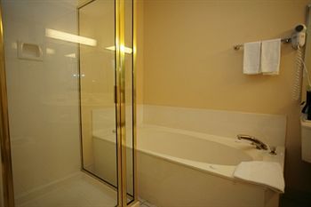 Hotel Americas Best Value Inn Louisville