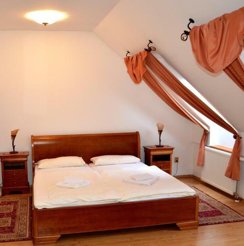 Hostal Penzion Scarlet