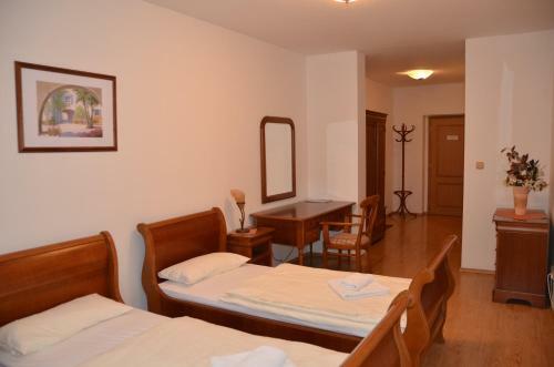 Hostal Penzion Scarlet