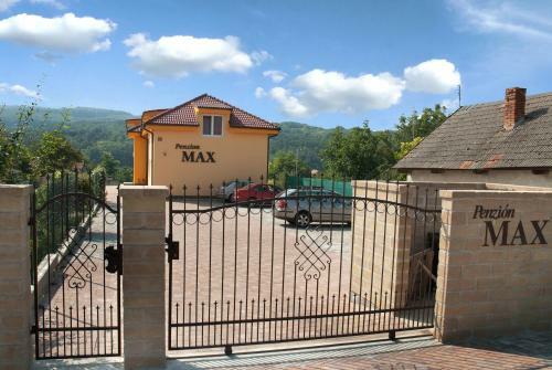 Hostal Penzi�n Max