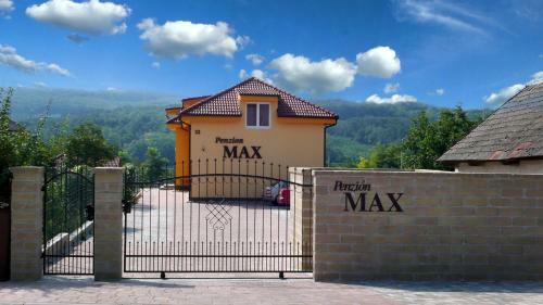 Hostal Penzi�n Max
