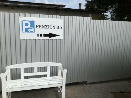 Hostal Penzion B5
