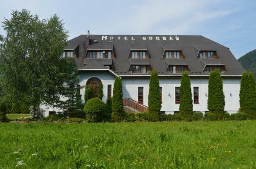 Hotel Motel Gomb�?
