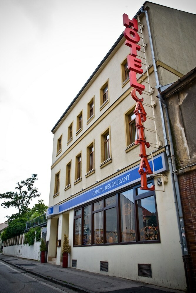 Hotel Capital