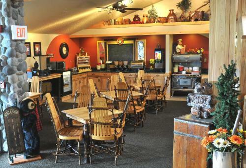 Hotel Americinn Lodge And Suites - Oswego