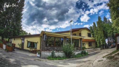 Hostal Penzi�n Artin
