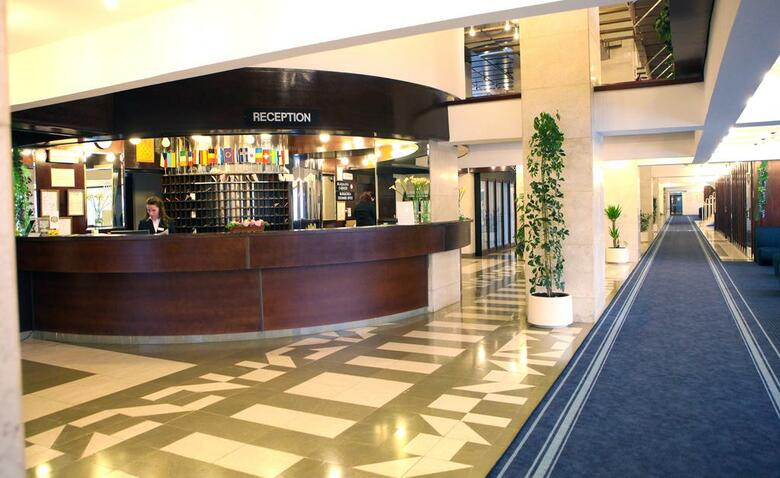 Hotel I