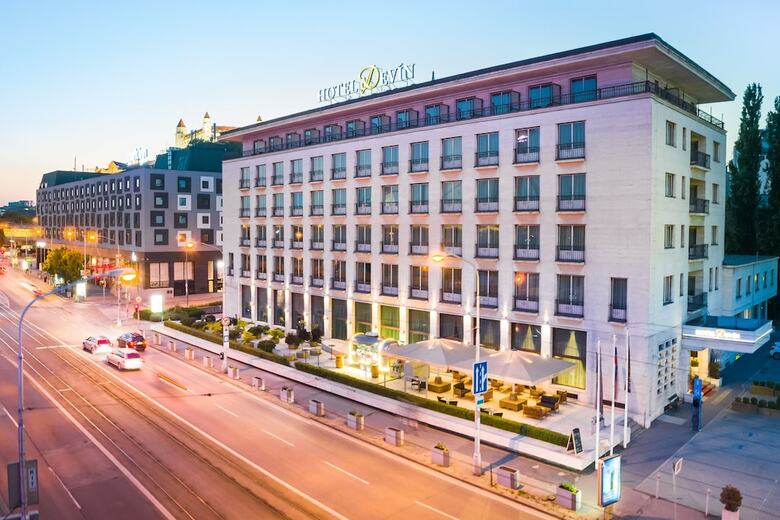 Hotel Devin