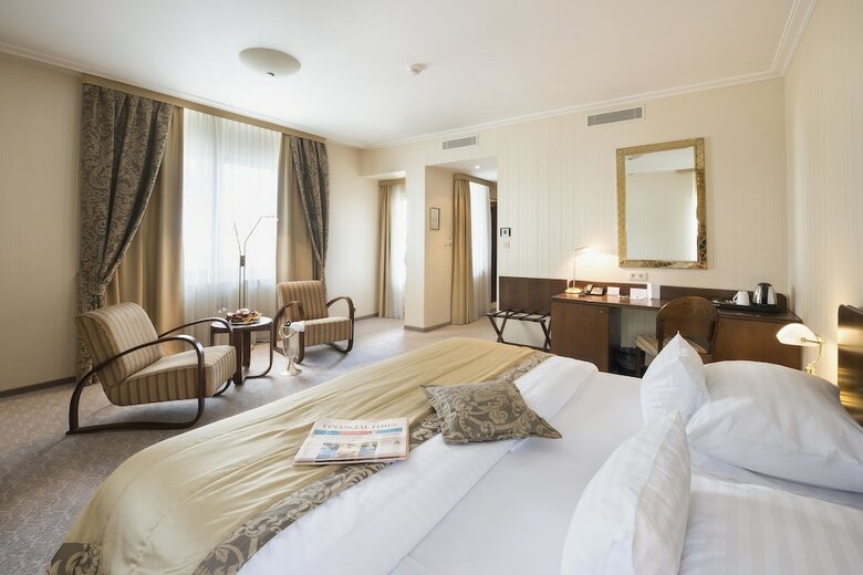 Hotel Devin