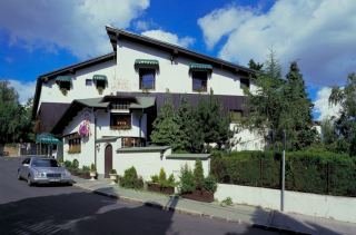 Hotel N 16(.)