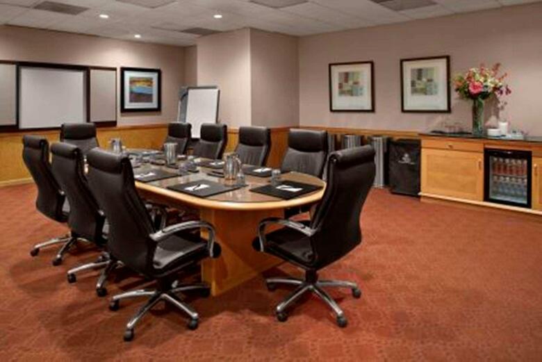 Hotel Doubletree By Hilton Akron Fairlawn
