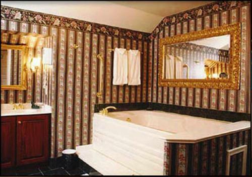 Hotel Bavarian Inn