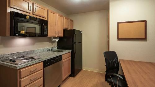 Aspen Hotel & Suites