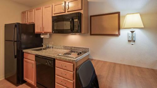 Aspen Hotel & Suites