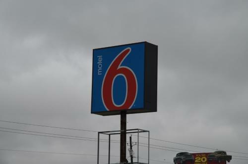 Motel 6 - Covington