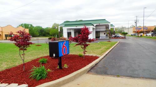 Motel 6 - Covington