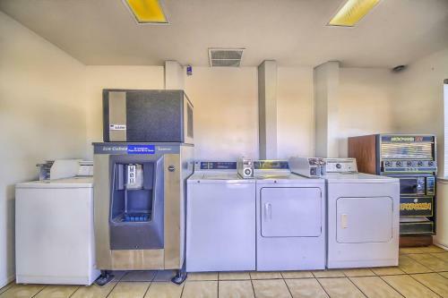 Motel Hillcrest Inn & Suites