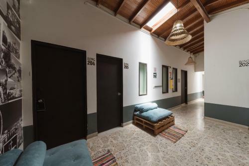 Hostal Living Hotel