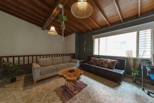 Hostal Living Hotel