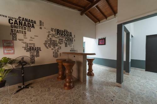 Hostal Living Hotel