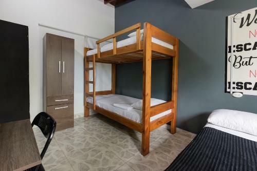 Hostal Living Hotel