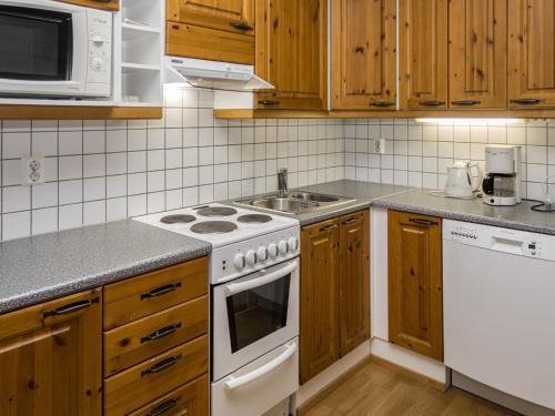 Holiday Home Karhunvartijan Linna B11