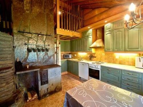 Holiday Home Juurakkopirtti