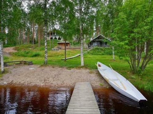 Holiday Home Juurakkopirtti