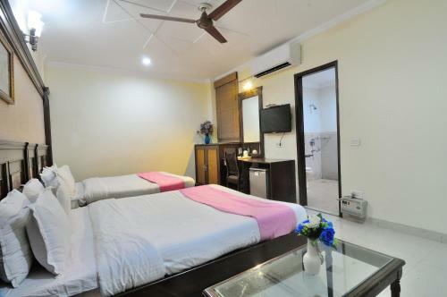 Hotel Maharaja Residency