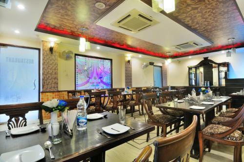 Hotel Maharaja Residency